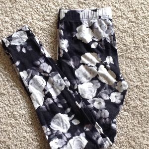 Black floral leggings soft and stretchy!